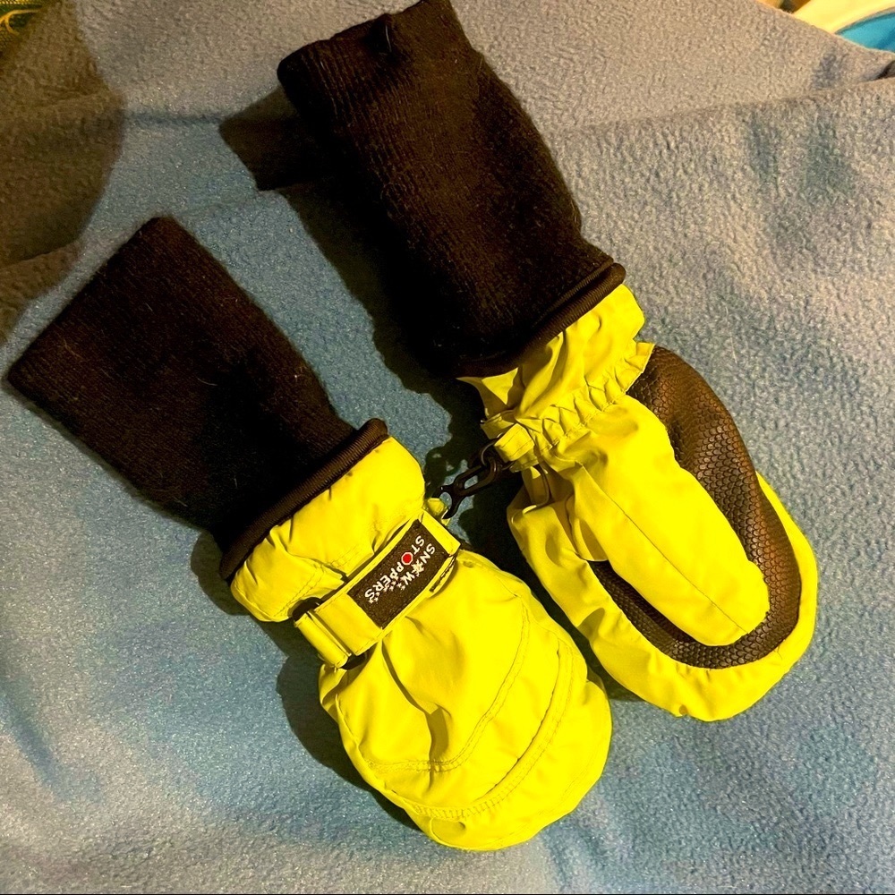 Snow stoppers kids mittens size M great condition